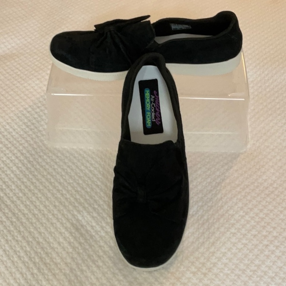 Sketchers Air-Cooled Memory Foam Sneakers